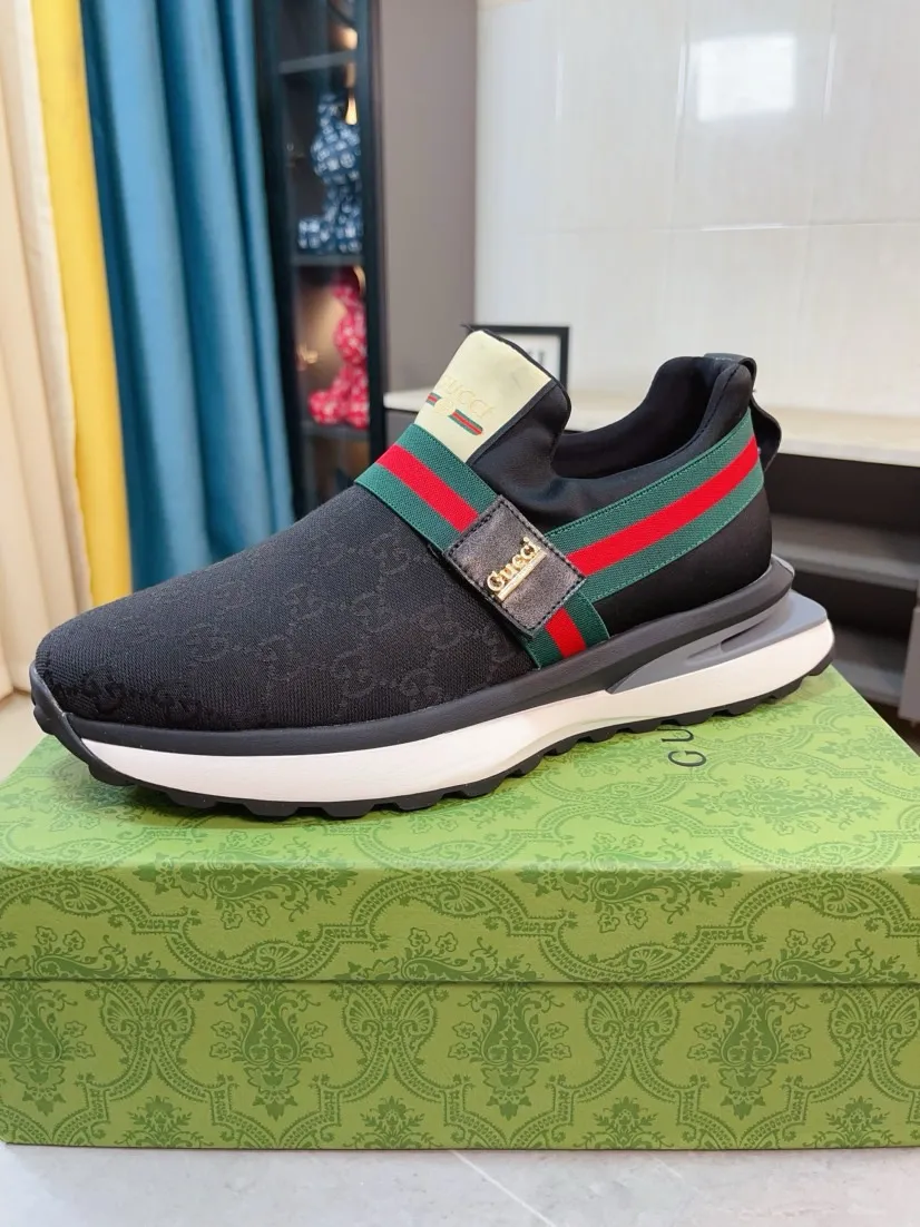 Factory price 458🌹🌹GUCCI [Gucci] New high-end brand of men's shoes, the latest fashionable casual men's shoes, trendy and versatile style, relaxed and sporty style, uppers imported from Italy, first-layer cowhide, genuine leather lining and ultra-fine workmanship. Original personalized fashionable rubber wear-resistant outsole, light and comfortable on the foot, size 38-44